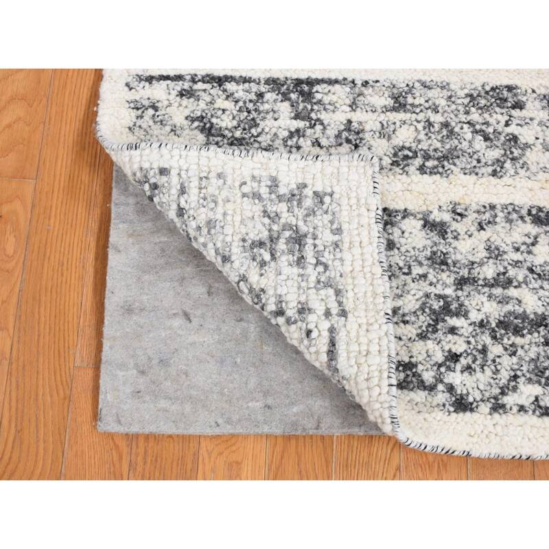 Shahbanu Rugs Olive Black Modern Striae Design Plush Pile Densely Woven